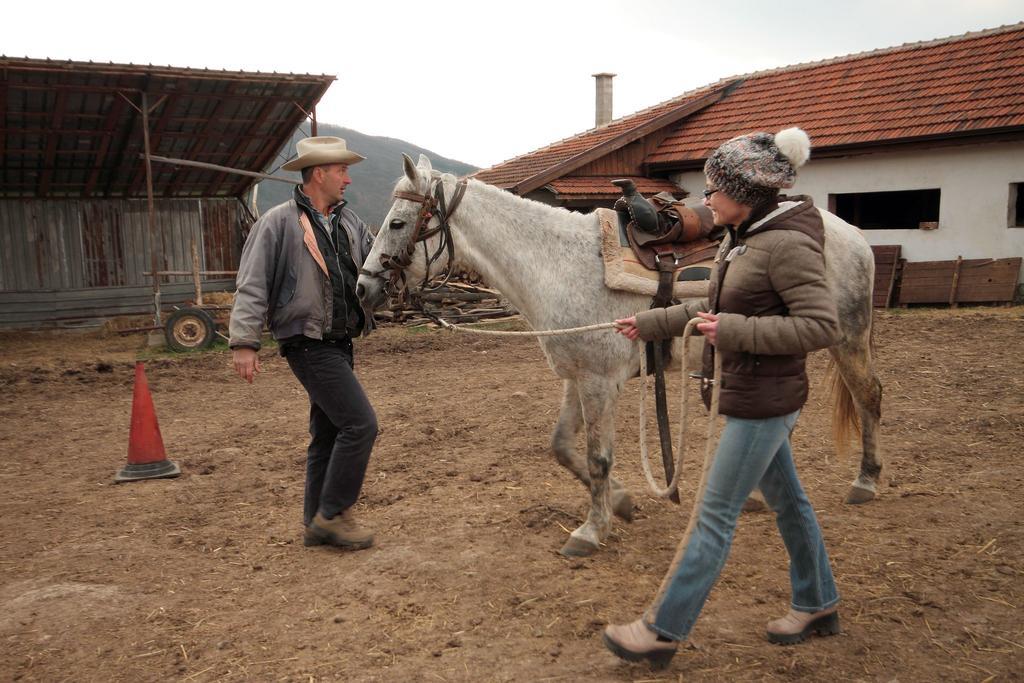 Yan Bibiyan Guest House Negusevo Kültér fotó